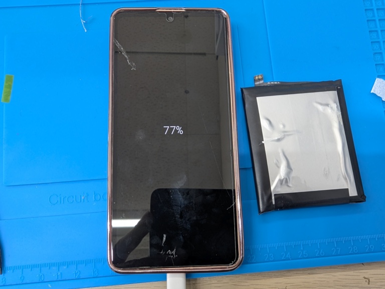 AQUOS sense6の通常バッテリー交換修理ならスマホ修理工房富山グリーンモール山室店へお任せください☆